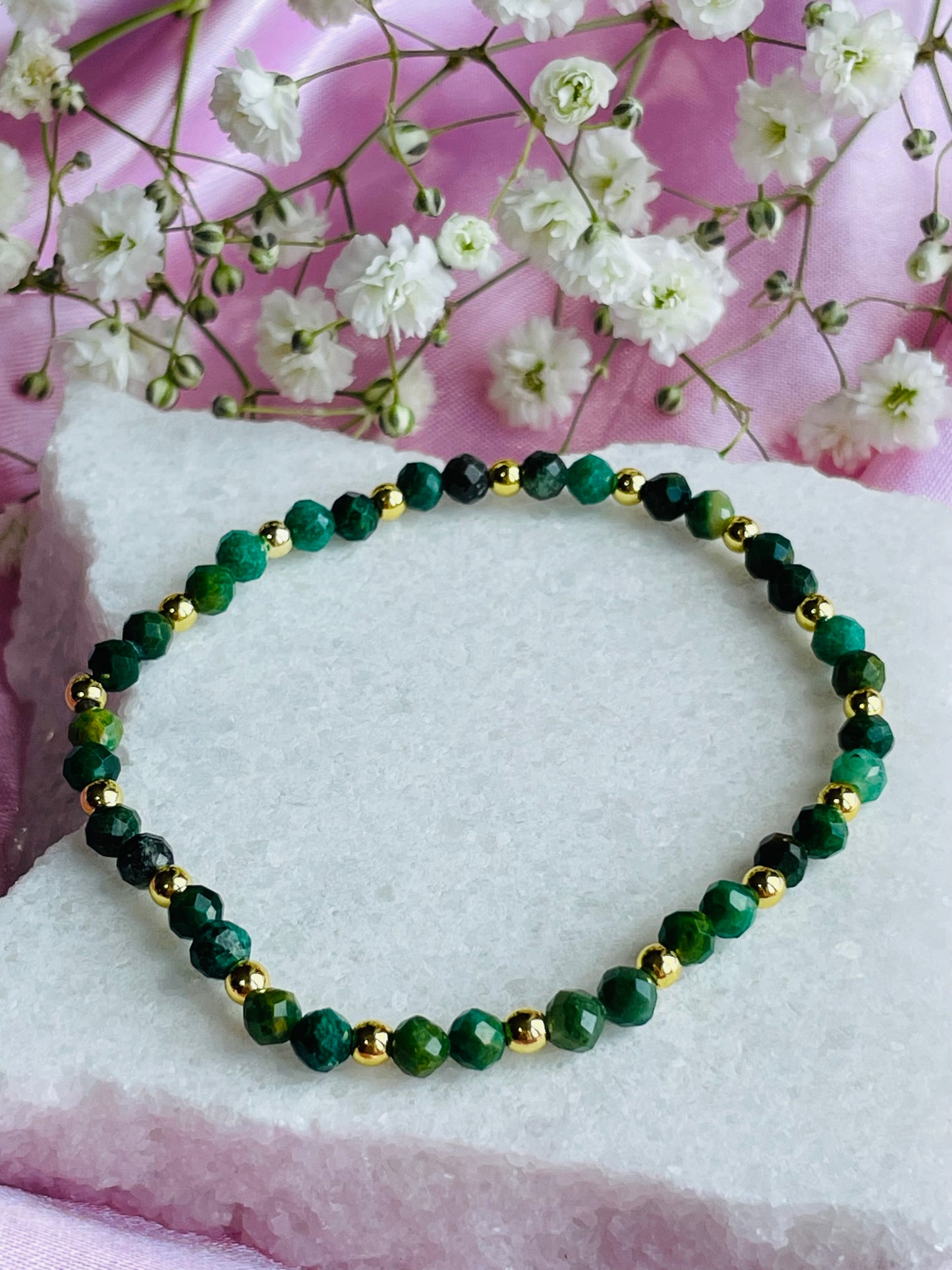 Emerald and Silver or Gold Plated Stretch Bead Bracelet