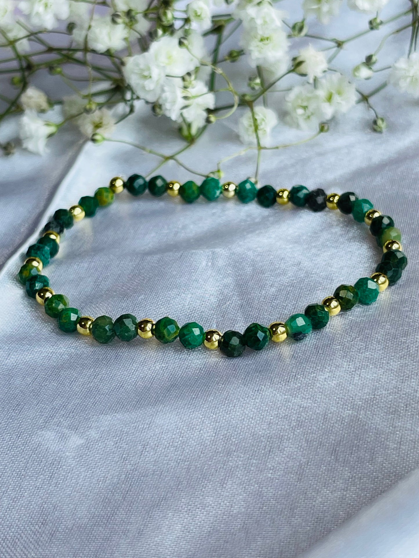 Emerald and Silver or Gold Plated Stretch Bead Bracelet