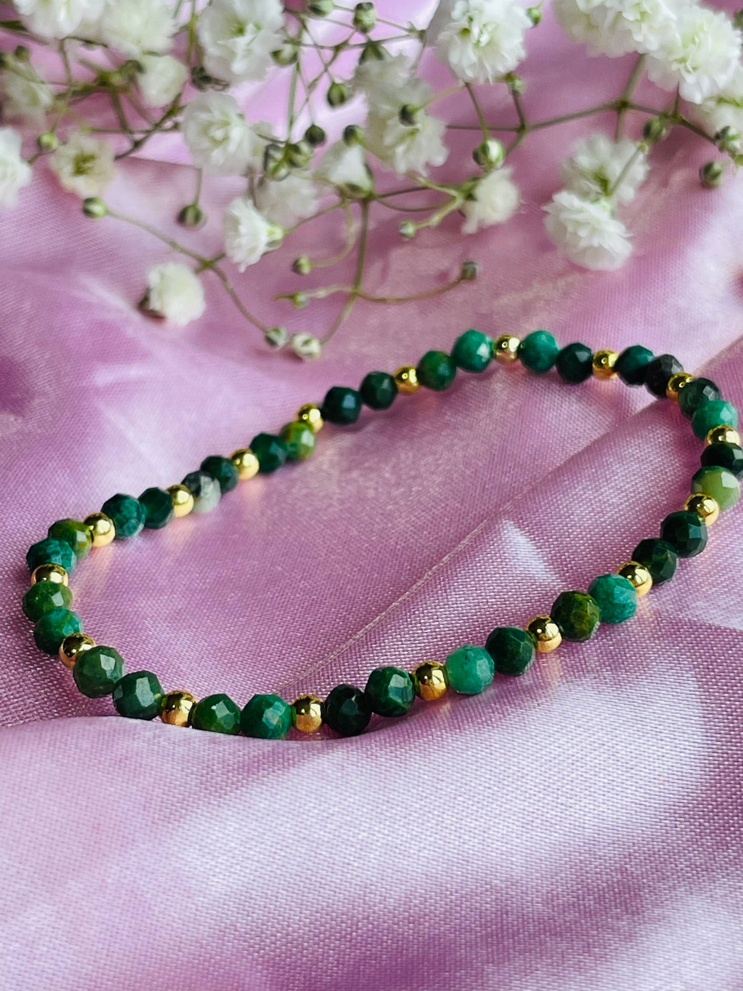 Emerald and Silver or Gold Plated Stretch Bead Bracelet