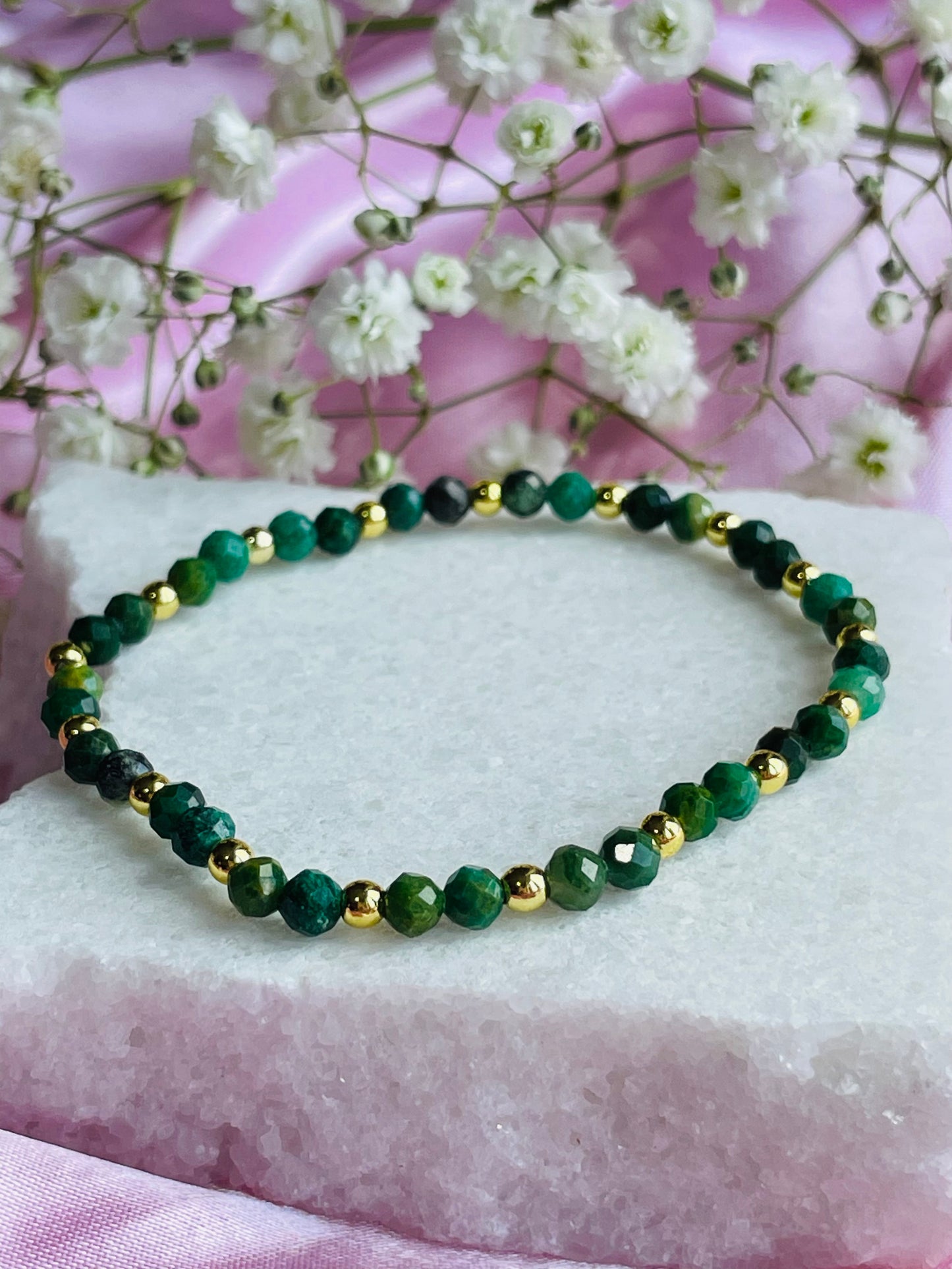 Emerald and Silver or Gold Plated Stretch Bead Bracelet